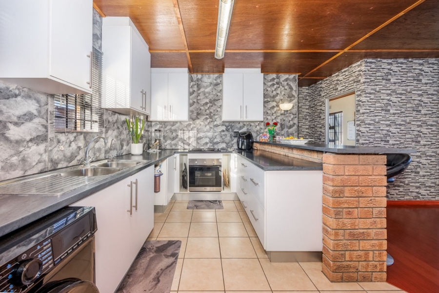 3 Bedroom Property for Sale in Rustdal Western Cape